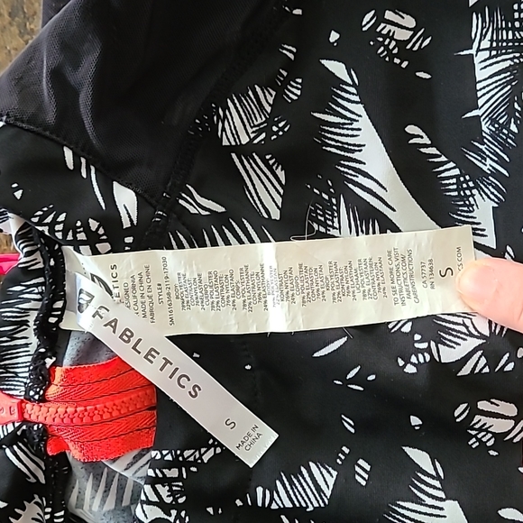 Fabletics Rash Guard size S - Picture 2 of 3